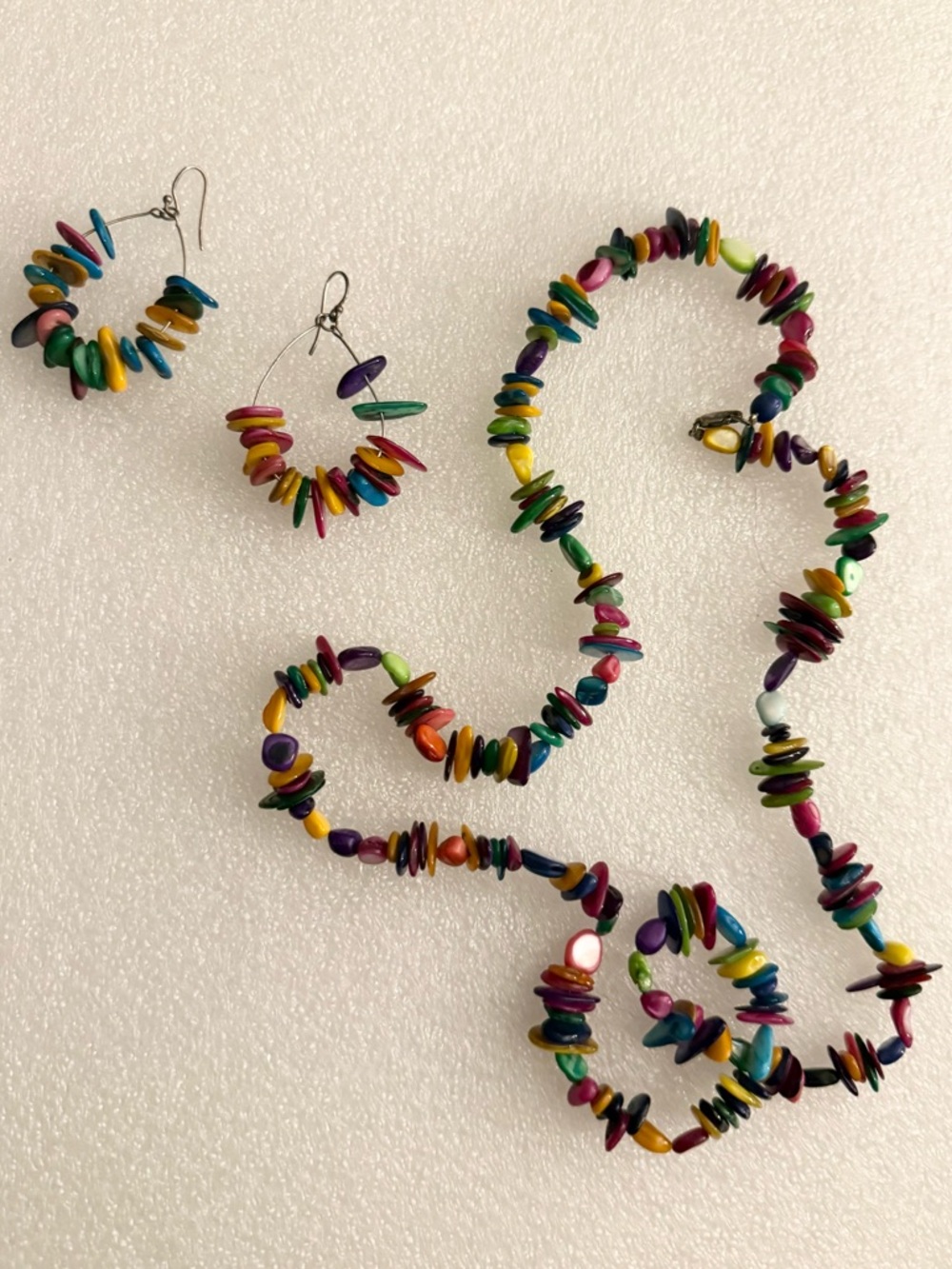 VINTAGE Multi-Color Seashell
Chip Beads Earrings & Necklace